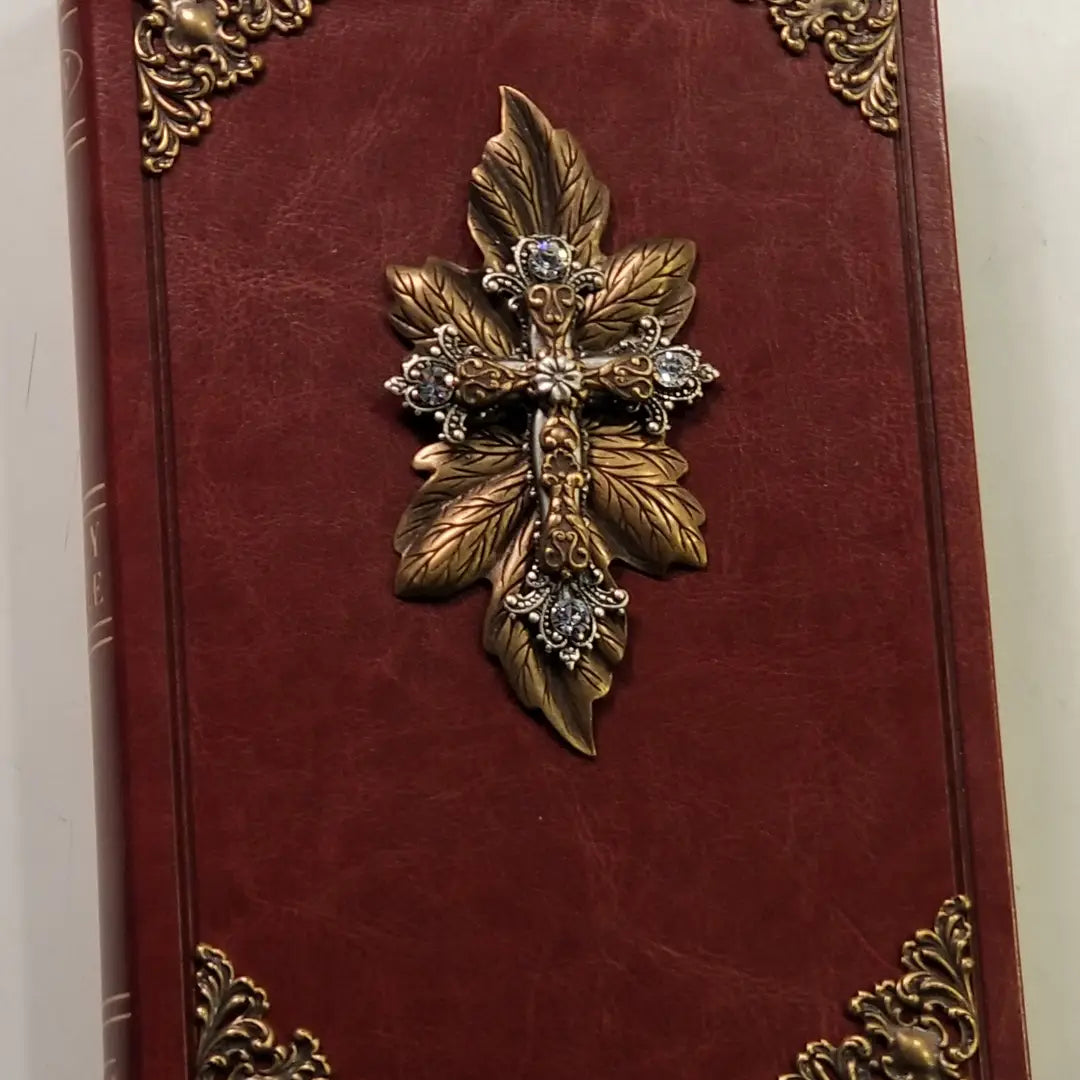 Jeweled NKJV Bible – Nature-Inspired Walk in the Woods