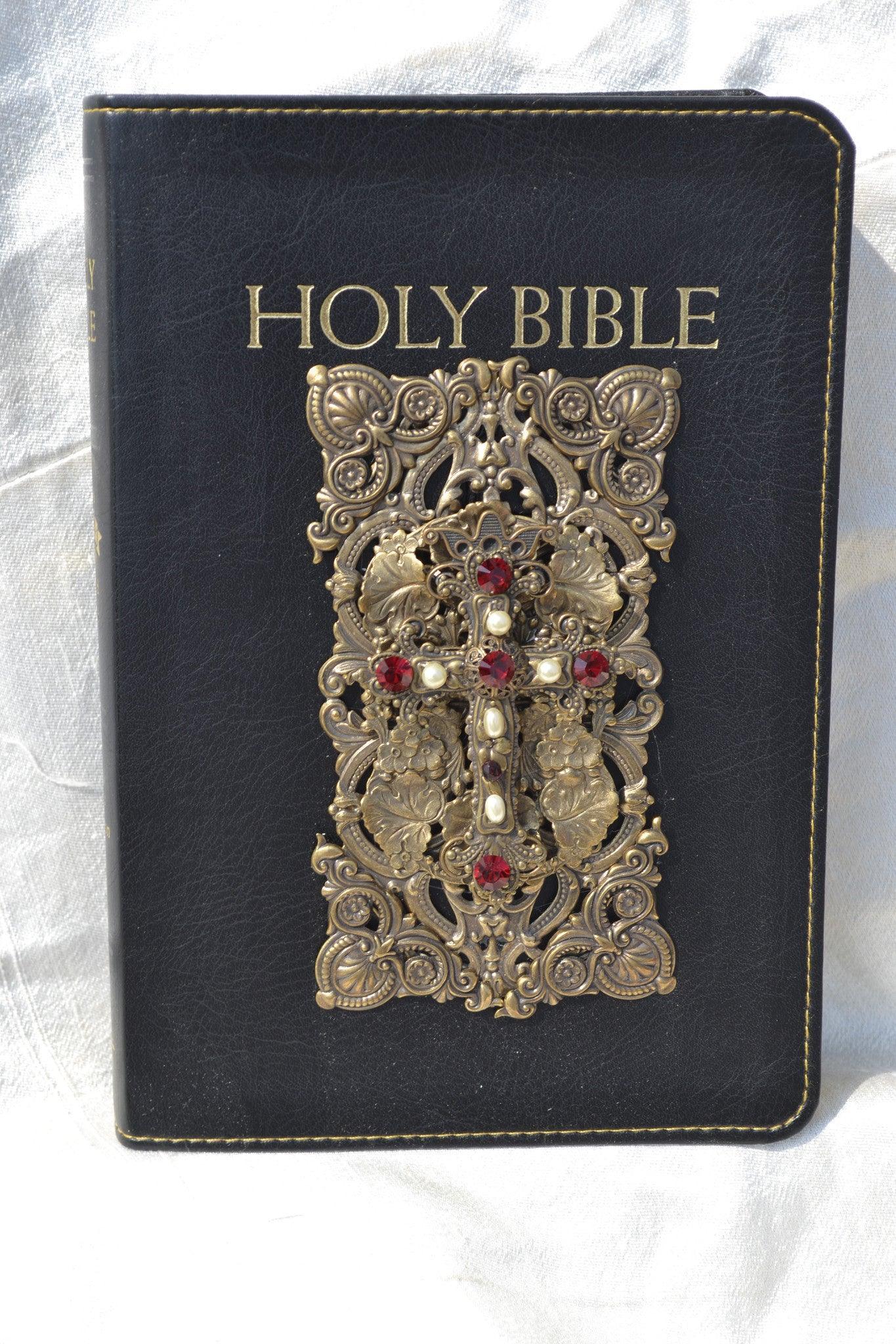 NAB Ruby Crystal Catholic Holy Bible-Black | DeMartineau